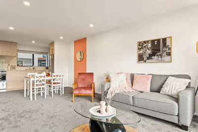 Image de Well-styled Vibrant 2 Bed Home