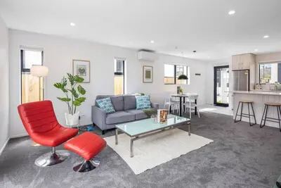 Image de Sunny 2 Br Oasis in Trentham
