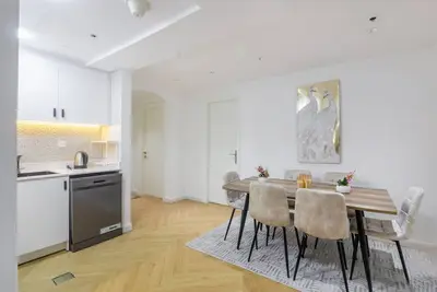 Image de 2br Luxury Dubai Marina Stay for 6
