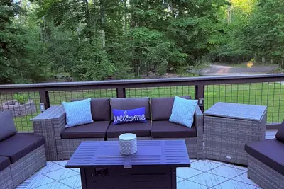 Image de Charming 3-bedroom house with WiFi and Ac in gorgeous Gaylord.