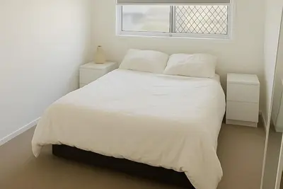 Image de Welcome to your family-friendly beach escape! Central, fenced, Pets Welcome