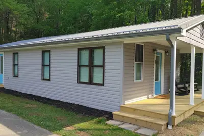 Image de Charming 2-bedroom house with WiFi, Ac in wonderful Shady Valley