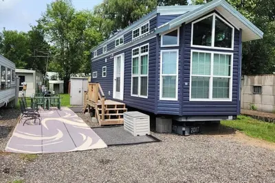 Image de Cozy 2-bedroom campground in charming Larsen with Ac