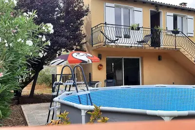 Image de Le Balcon de Cournon : Piscine, jardin et climatisation à 15 min des plages