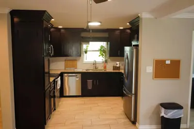 Image de Two-Story 4-bedroom house in Ingleside with WiFi, fenced in yard.
