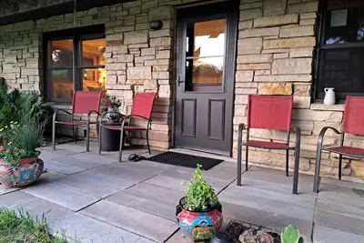 Image de Holistic Guest House, outdoor sauna, waterfall & pond in delightful Chaseburg Wi