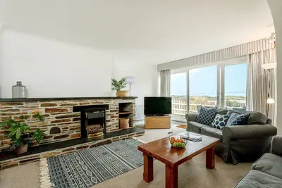Image de Boskenna is a beautiful and spacious five-bedroom detached home