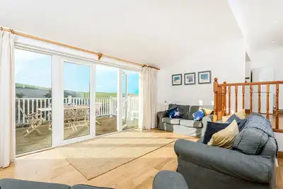 Image de Welcome to Bay View, a stunning five-bedroom dog-friendly holiday home