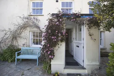 Image de Westover Cottage is a delightful and deceptively spacious retreat