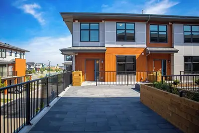 Image de Newly built 2Bedroom 2bathroom Stylish Townhome with attached garage
