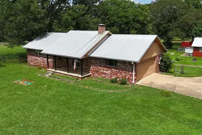 Image de Charming 3-bedroom farmhouse with WiFi and Ac in Benton - Horses Welcome!