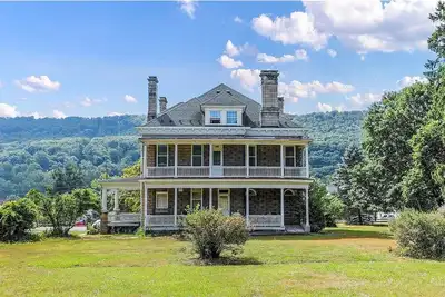 Image de Mountain view Grand 6br 3ba Large Home in LaVale, 15min to Rocky Gap