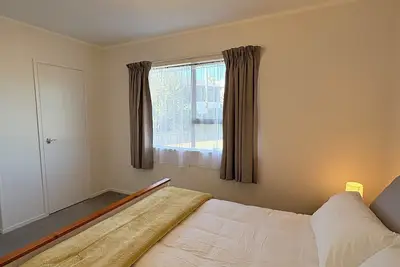 Image de Bright & Spacious 2br, Sleep 4, Free Parking, Easy Access to Cbd