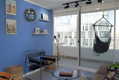 Image de Modern and Great Location!
