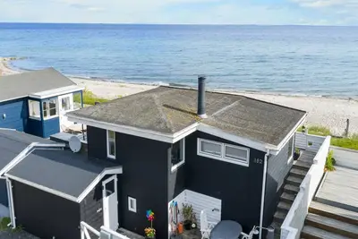 Image de \"Folkhart\" - 10m from the sea by Interhome