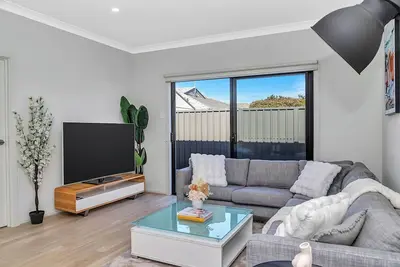 Image de Modern 4-bedroom Costal Retreat - Minutes from Aldinga's Drive on Beach