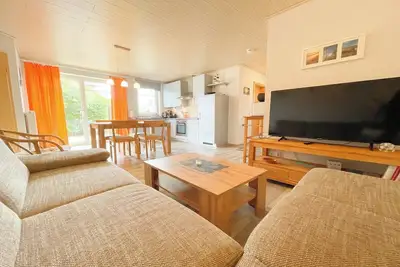 Image de Comfortable vacation apartment kleine Auszeit with terrace and garden in Loddin