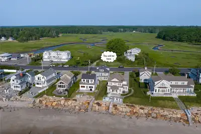 Image de Experience  Coastal Charm in Rye, Nh