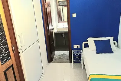 Image de Chambre simple intelligente avec toilettes privées