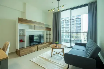 New Modern 1bdr in Jvc!