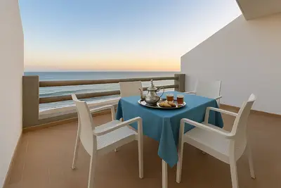 Image de Seaside Family Retreat • Surf Ocean View With Kitchen and WiFi in Taghazout