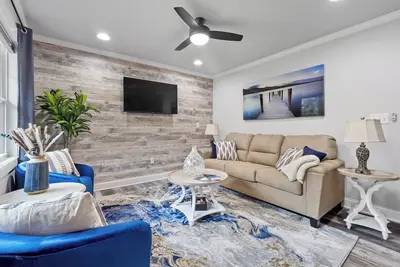 Image de Hot Tub, Boat Parking, Pet Friendly, Lake Fun 3 Bdrm Ranch Style Home