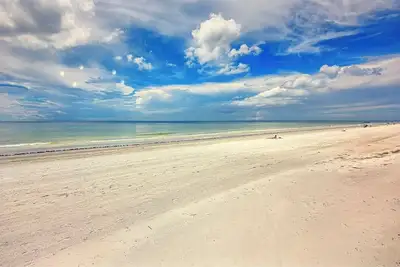 Image de Luxury beachfront 2/2 condo at the famous Tides Bech Club!