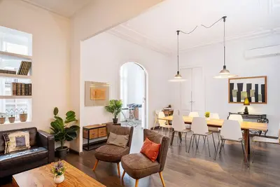Image de Apartment Luxe Gran Via 5 Bedrooms - 8 min Paseo Gracia - Plaza Cataluña