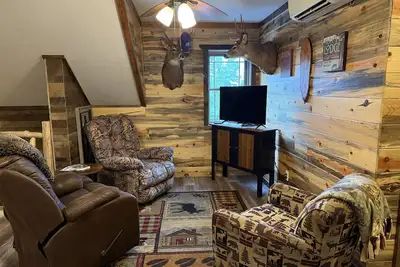 Image de Lumberjack Lodge - Modern waterfront home with breathtaking Crane Lake sunsets