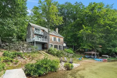 Image de Peaceful Lakefront Retreat Stunning Views Hot Tub Private Dock