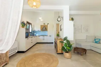 Image de Relax with the whole family in this quiet and elegant accommodation