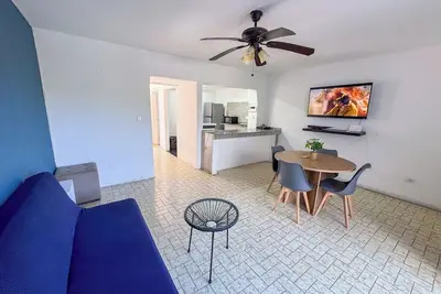 Image de 2-story w/pool access, balcony and terrace
