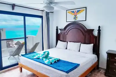 Image de Ocean View, 3 King Beds, Balcony