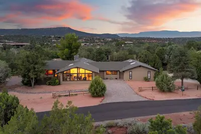 Image de Sedona Retreat • Newly Renovated 3br Home - Amazing Views