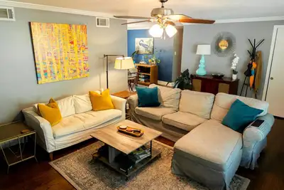 Image de South Knox Spot | Grill, Outdoor Pool & Lounge!