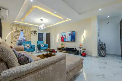 Image de Elegant 2br in Lekki Phase 1 • Pool, Ps5, Balconies, Netflix & Fast WiFi
