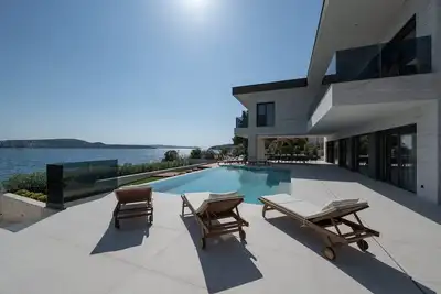 Image de Beachfront Villa Nautilux with Pool