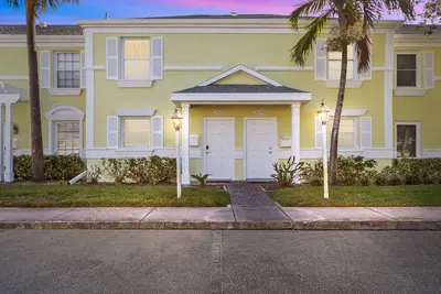 Image de Waterfront Gated Resort Style Living Townhome St. Pete- 10 mins Dt, 20 min Beach