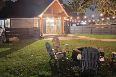 Image de Visalia Modern Farmhouse Cabin - Gateway to Sequoia