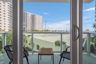 Image de Condo w/2 Queen beds and Ocean View | Tides