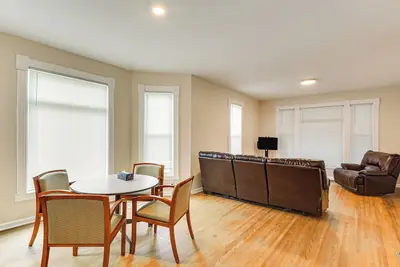 Image de < 1 Mi to Main St: Quiet Apartment in Galesburg!