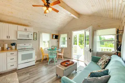 Image de 2 Mi to Carrabelle Beach: Home w/ Yard & Porch