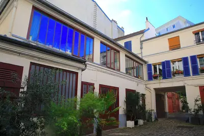 Image de Loft de caractère avec vue sur la cour