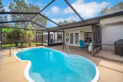 Image de Relax and Recharge, Mins to Hca Brandon & Tampa, Private Pool, Work-Friendly