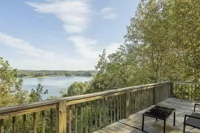 Image de \"Smith Lake Hideaway 4br Waterfront w/ Panoramic Views. \"