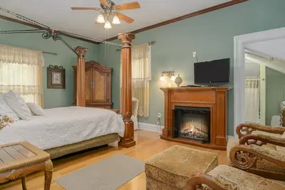 Image de Lumberman's Suite at Newaygo Bed & Breakfast