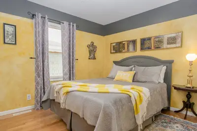 Image de Gold Room at Newaygo Bed & Breakfast