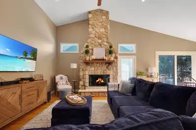 Image de Lake House Retreat in Abbey Springs Resort!