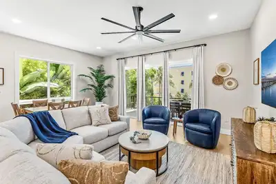 Image de Two Stunning Townhomes in Indialantic — Perfect for Groups or Big Families!