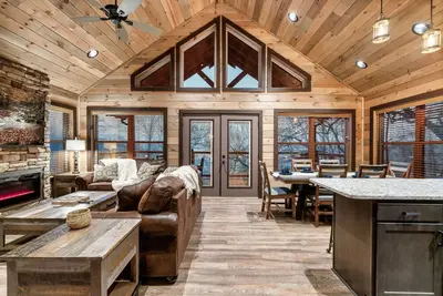 Image de New Cabin - Views! - Smokies  - Hot tub - Game Room - Full Kitchen - Gatlinburg